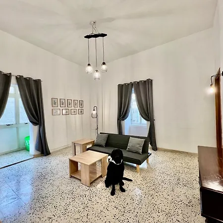 A Lovely 3 Bedroom Townhouse In בית הארחה מסידה